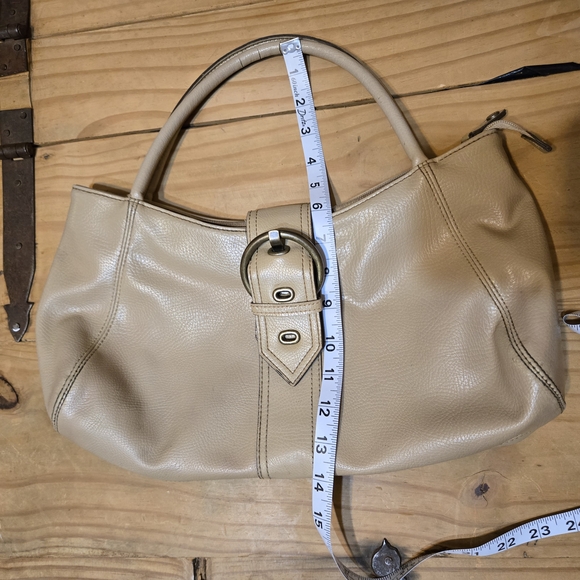 Elegant Tan Women's Purse - Picture 3 of 7